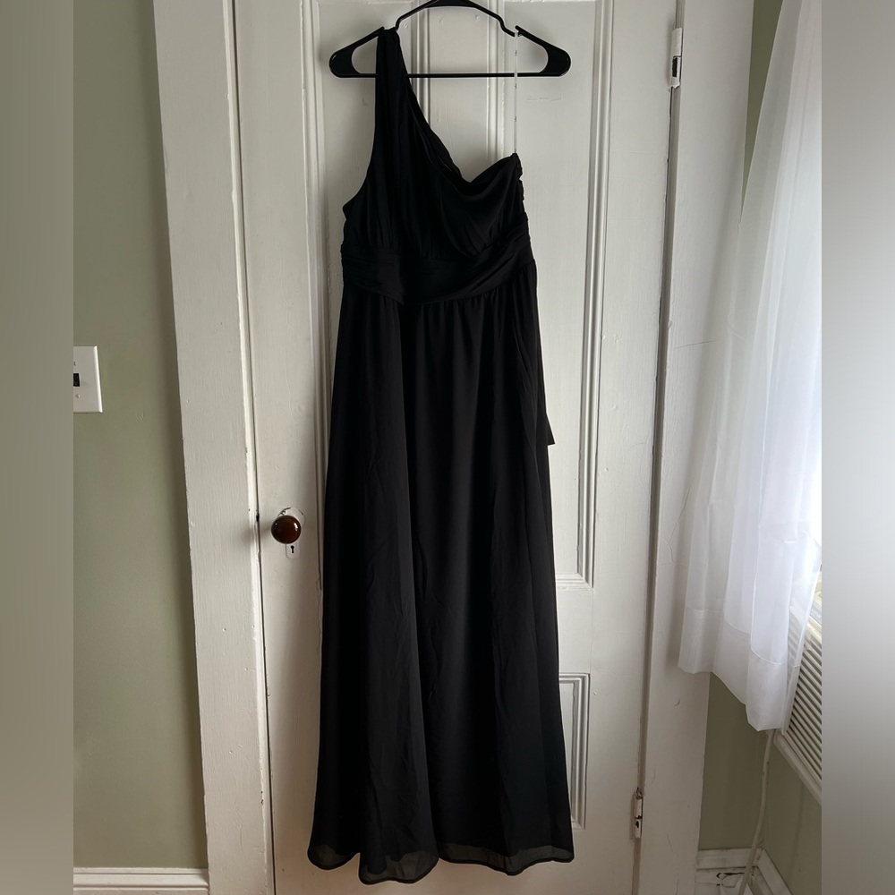Women’s Lulu’s One shoulder maxi black dress